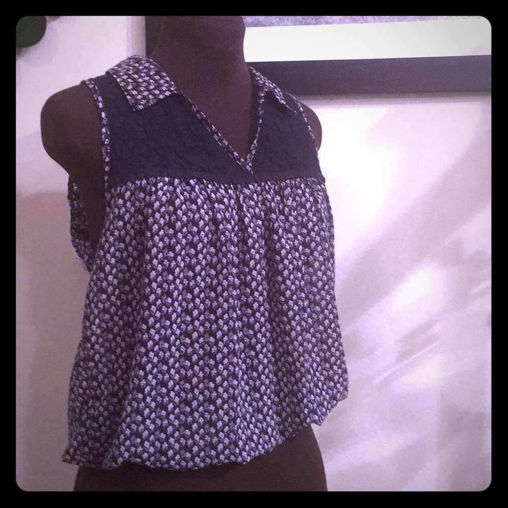 PRETTY GOOD Sleeveless Blouse